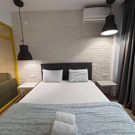 Nyma White Apartments, The Luxury Suites Tesalonika Bagian luar foto