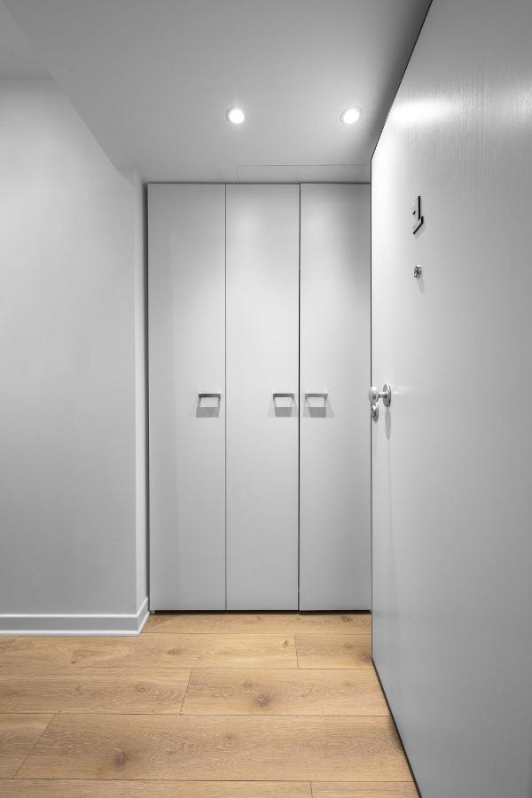Nyma White Apartments, The Luxury Suites Tesalonika Bagian luar foto