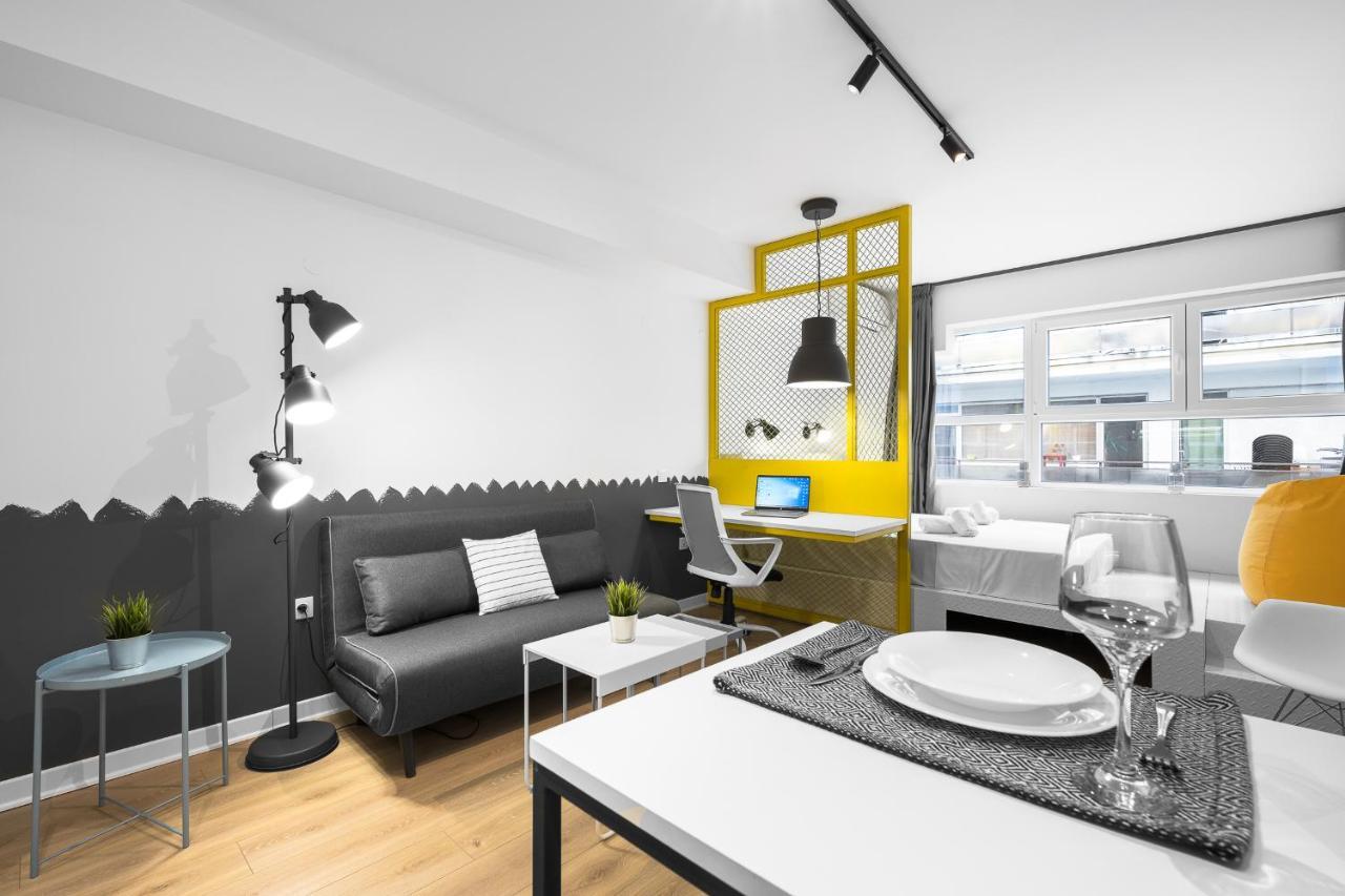 Nyma White Apartments, The Luxury Suites Tesalonika Bagian luar foto