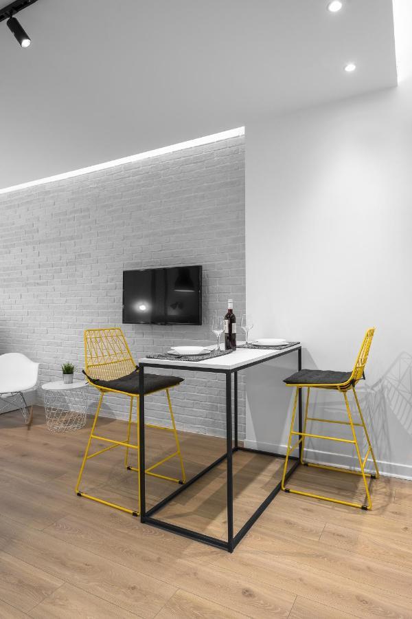 Nyma White Apartments, The Luxury Suites Tesalonika Bagian luar foto