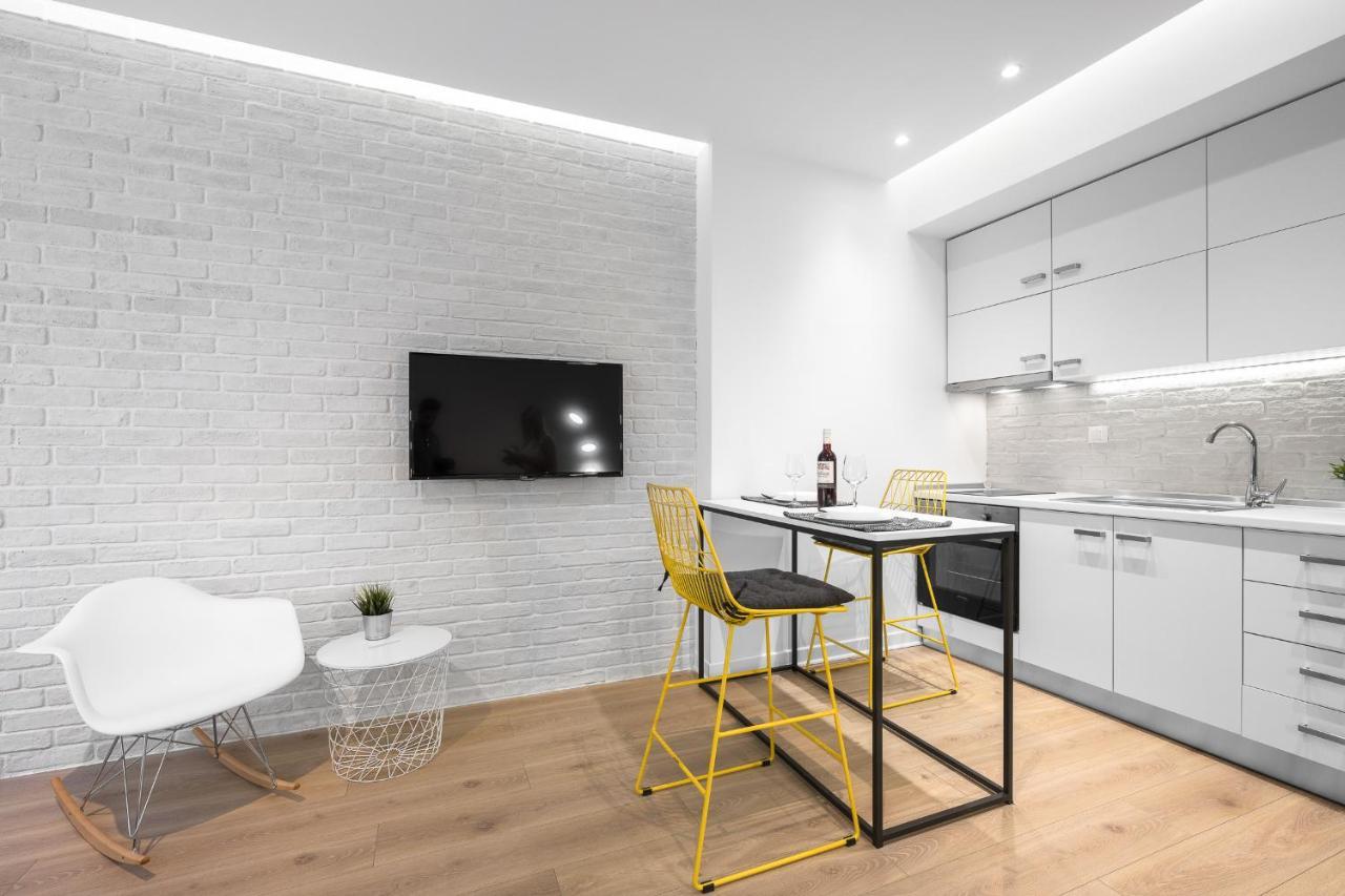 Nyma White Apartments, The Luxury Suites Tesalonika Bagian luar foto