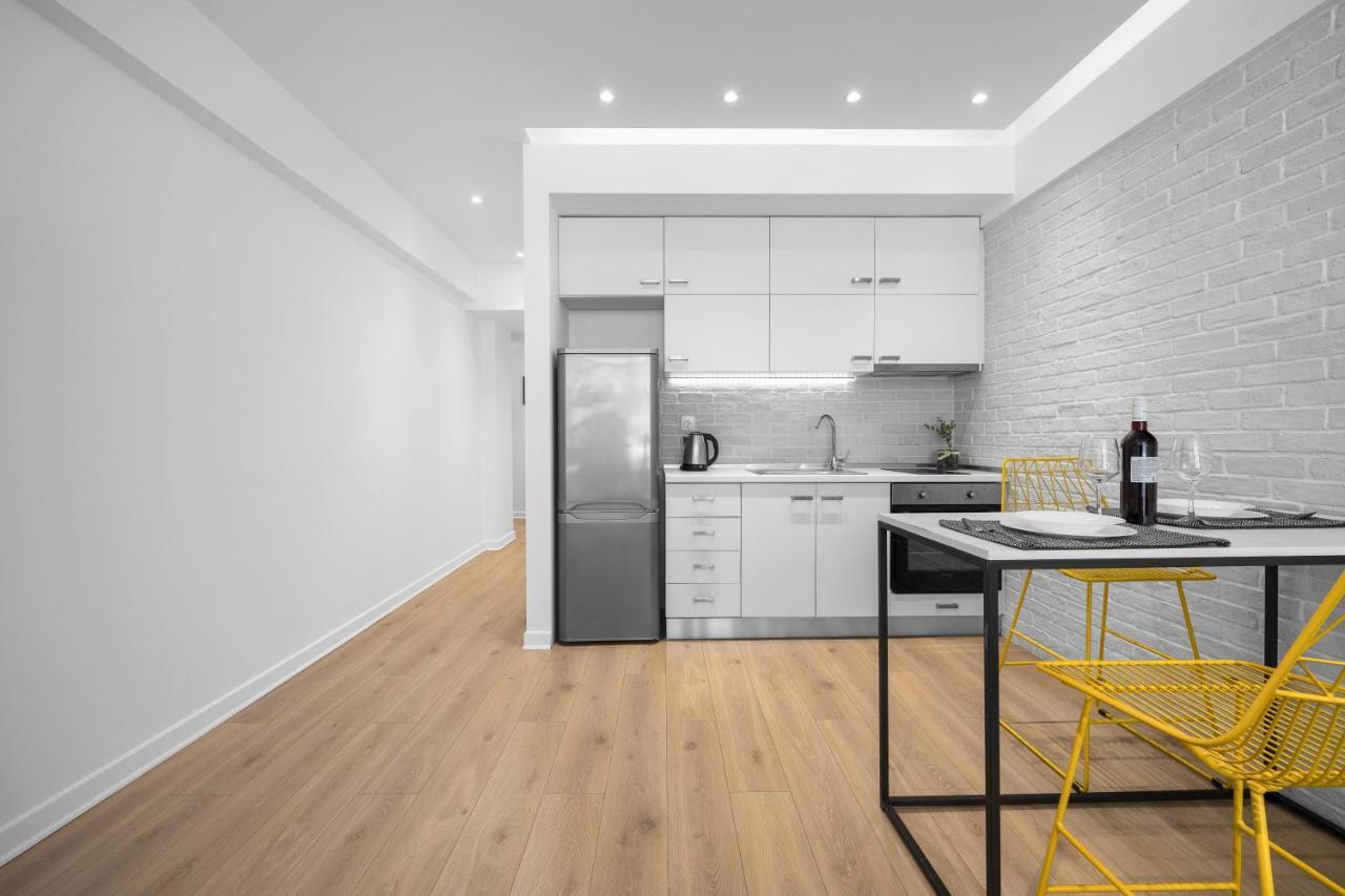 Nyma White Apartments, The Luxury Suites Tesalonika Bagian luar foto