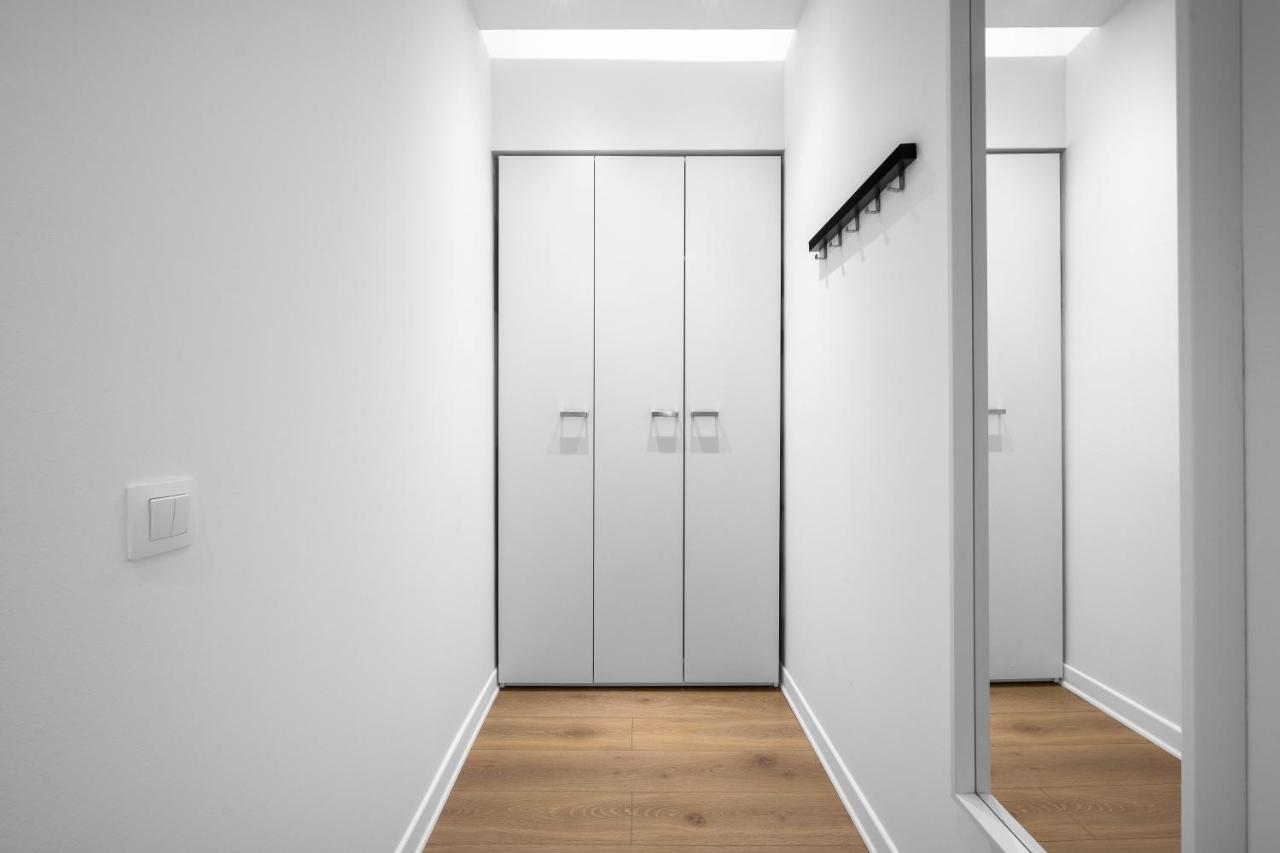 Nyma White Apartments, The Luxury Suites Tesalonika Bagian luar foto