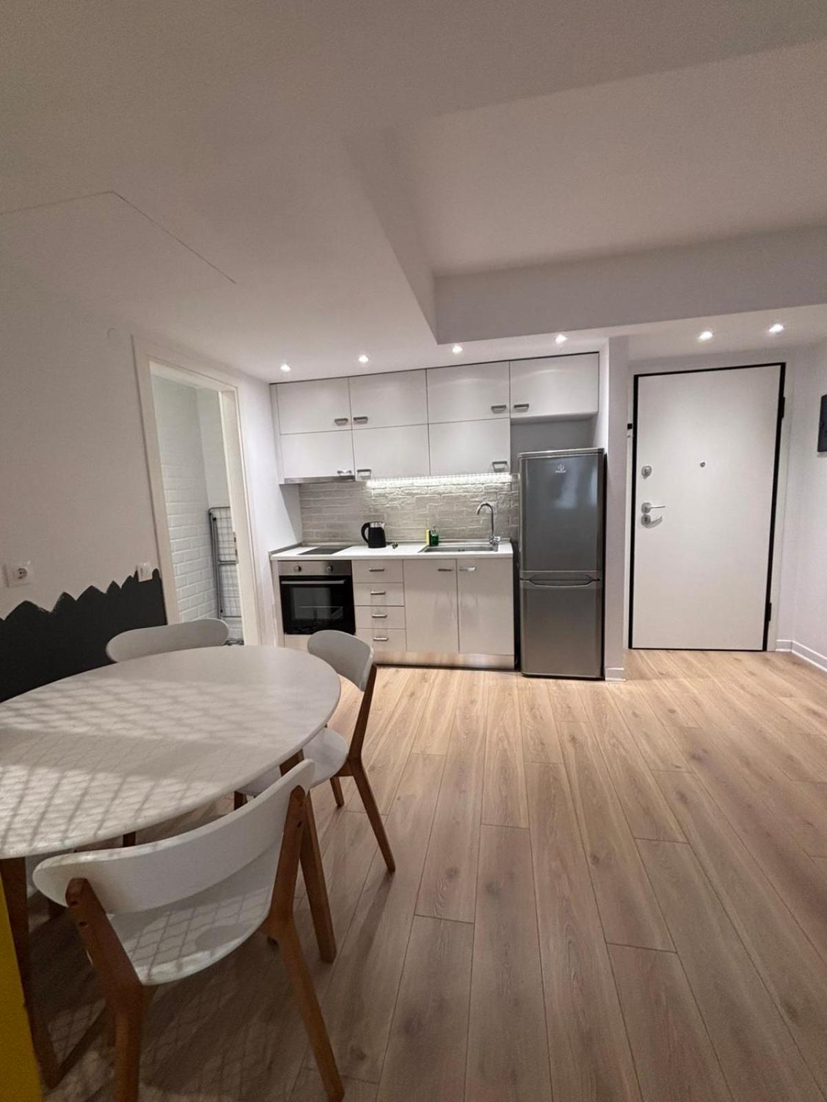Nyma White Apartments, The Luxury Suites Tesalonika Bagian luar foto