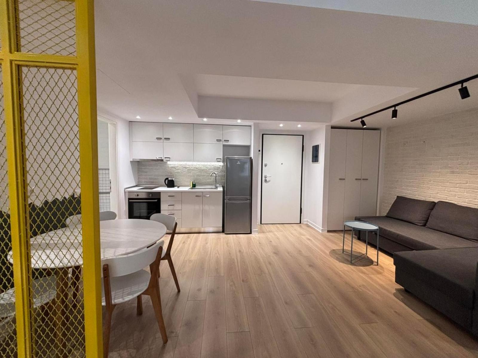 Nyma White Apartments, The Luxury Suites Tesalonika Bagian luar foto