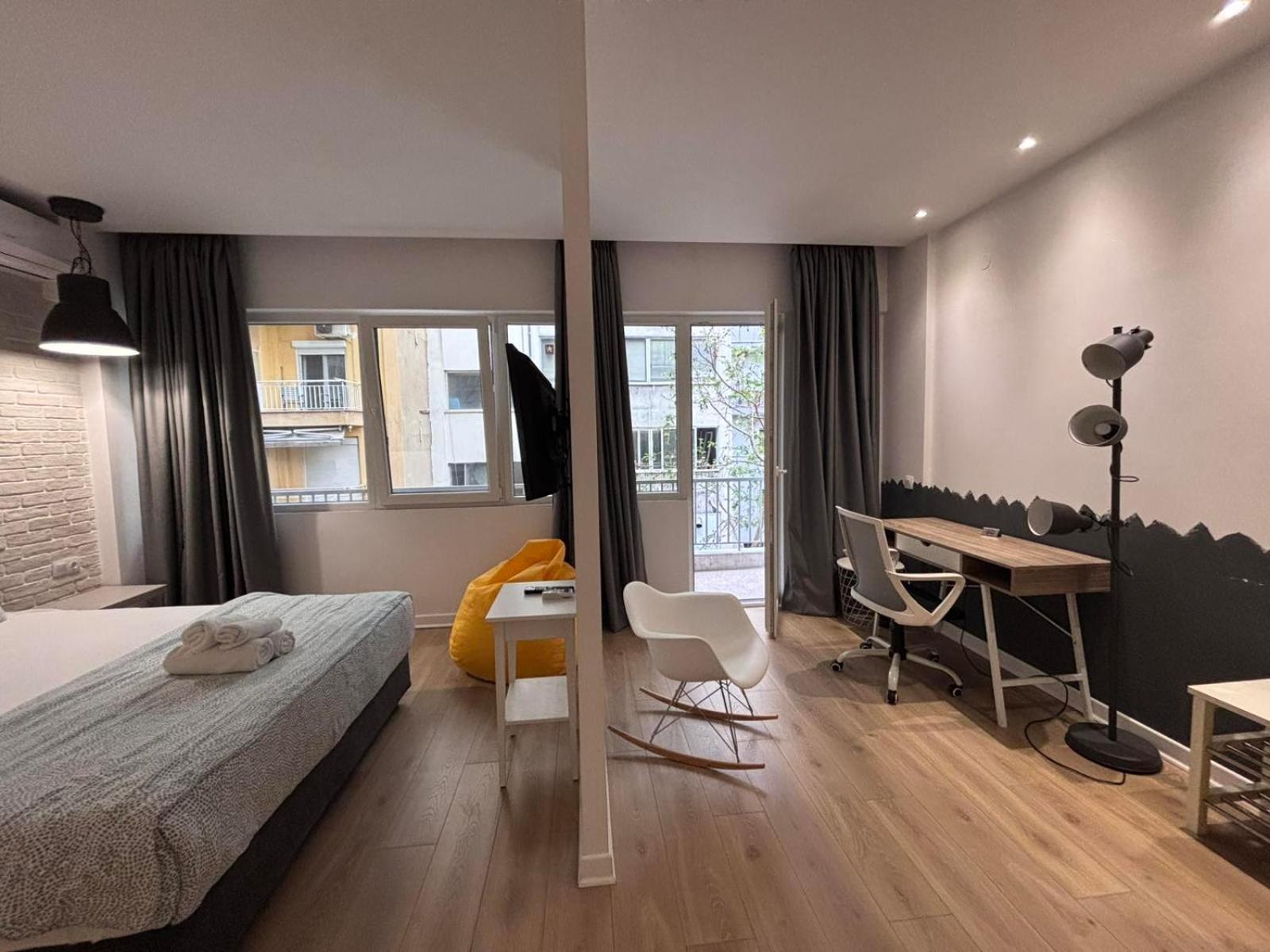 Nyma White Apartments, The Luxury Suites Tesalonika Bagian luar foto