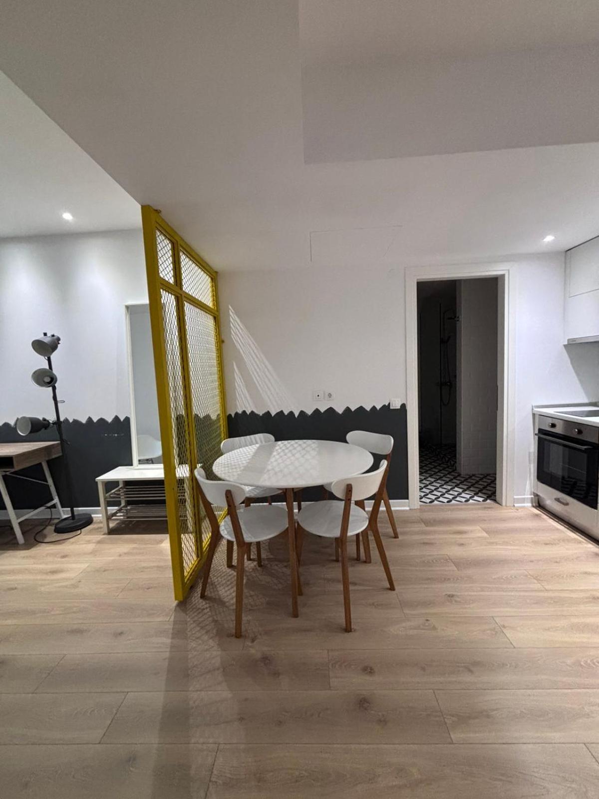Nyma White Apartments, The Luxury Suites Tesalonika Bagian luar foto
