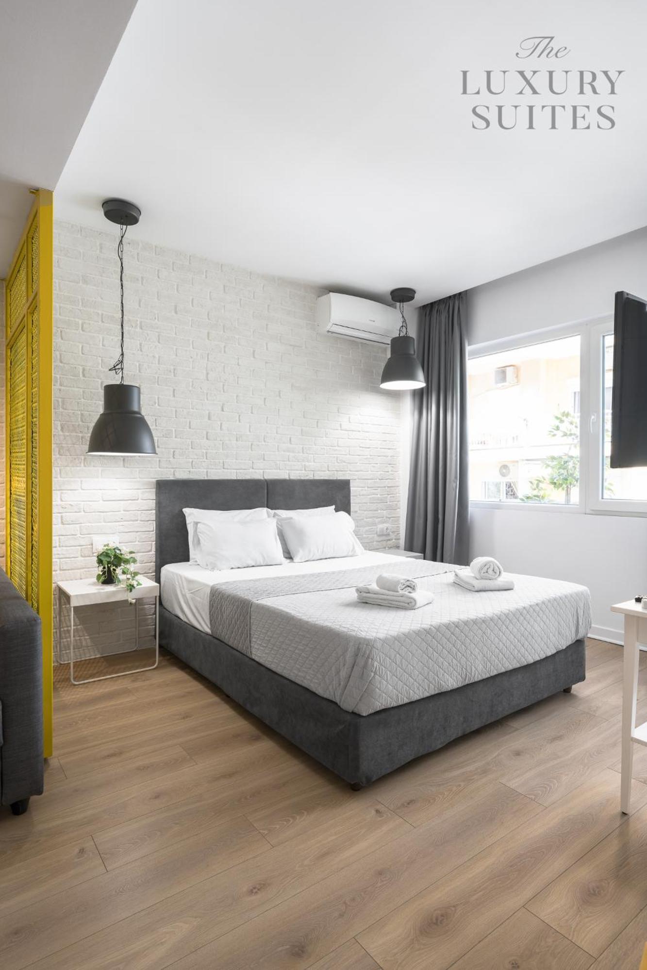 Nyma White Apartments, The Luxury Suites Tesalonika Bagian luar foto