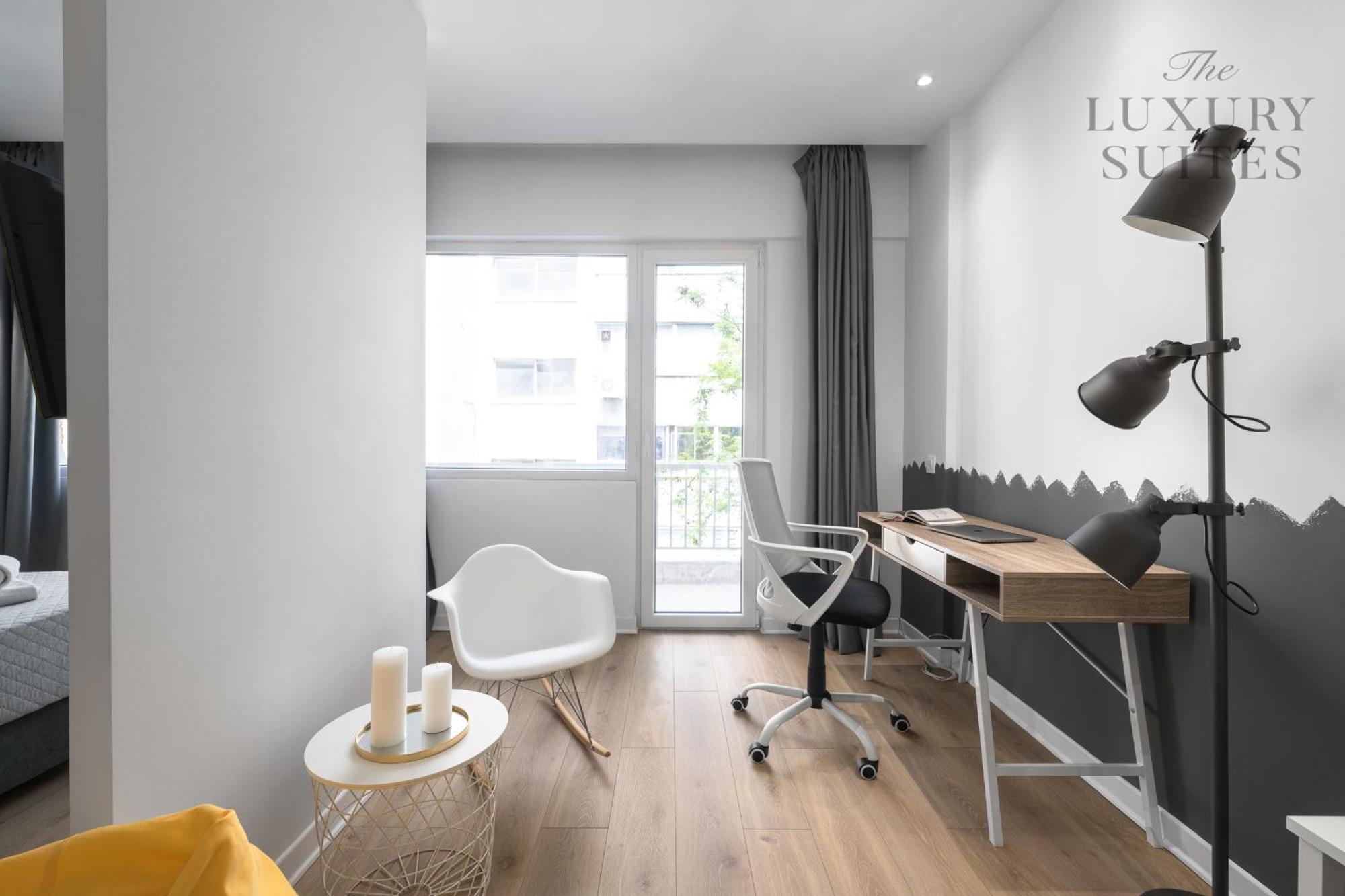 Nyma White Apartments, The Luxury Suites Tesalonika Bagian luar foto