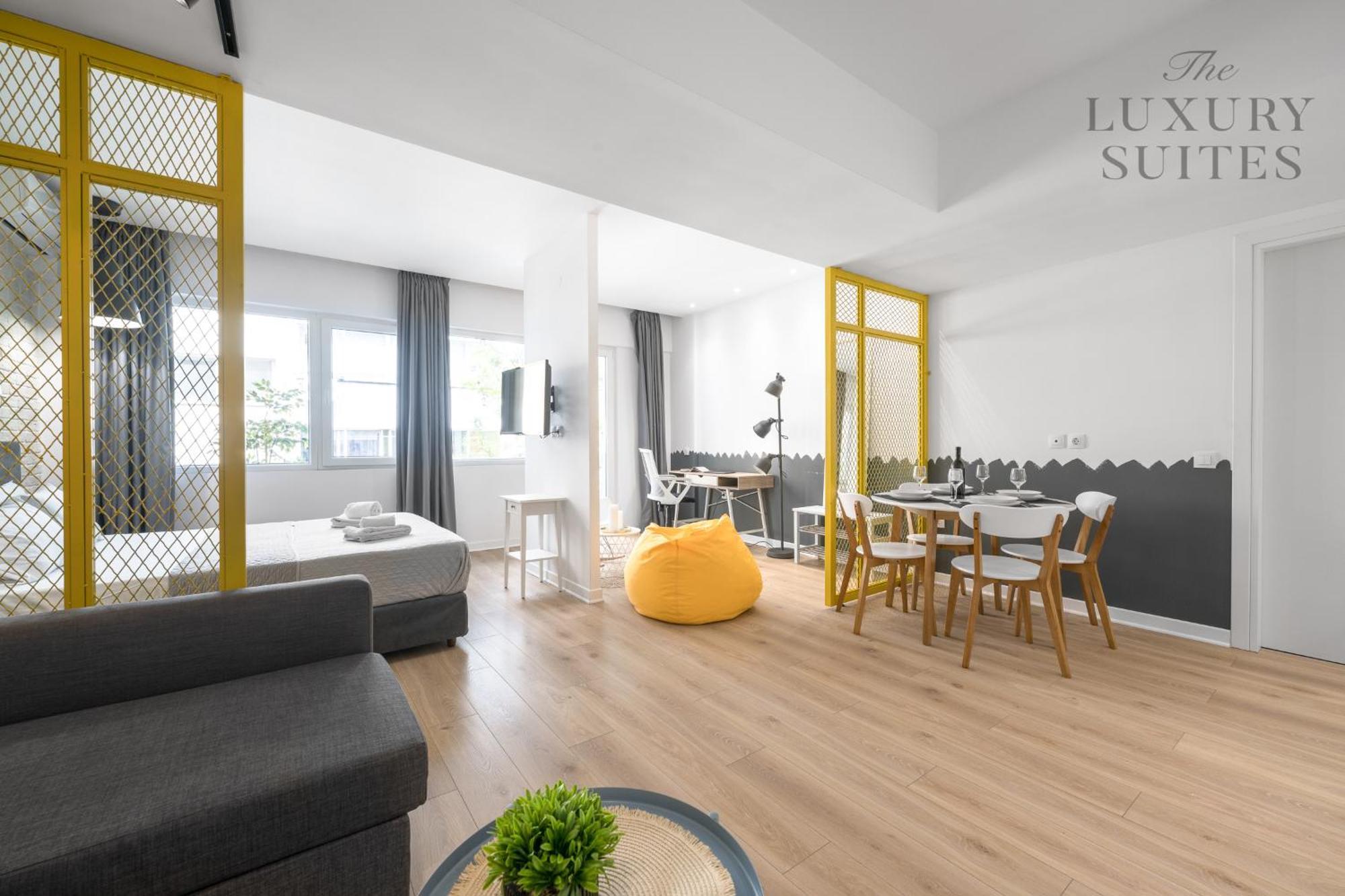 Nyma White Apartments, The Luxury Suites Tesalonika Bagian luar foto
