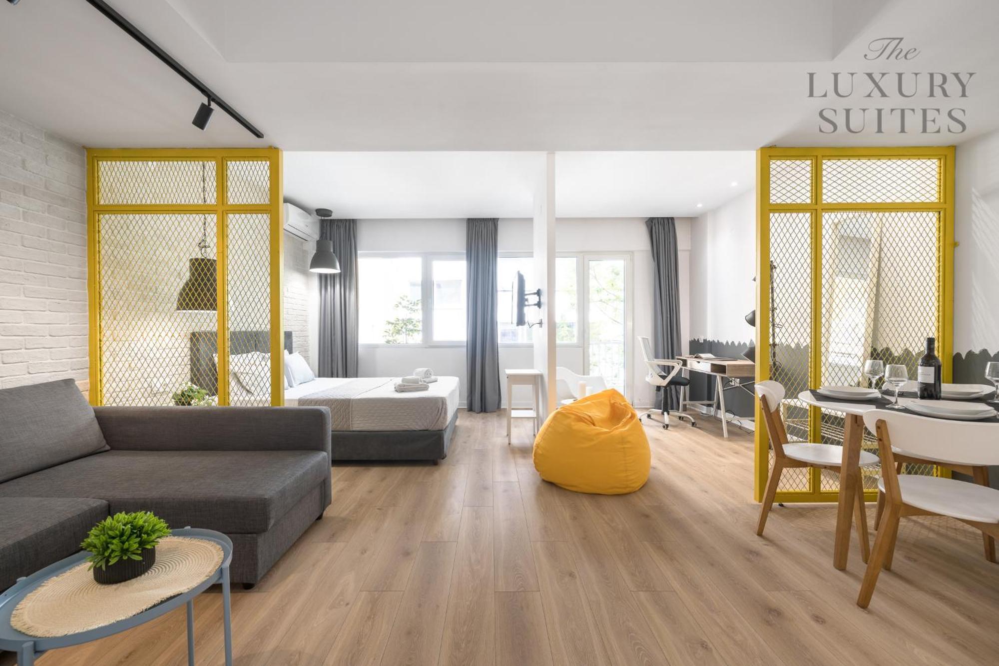 Nyma White Apartments, The Luxury Suites Tesalonika Bagian luar foto