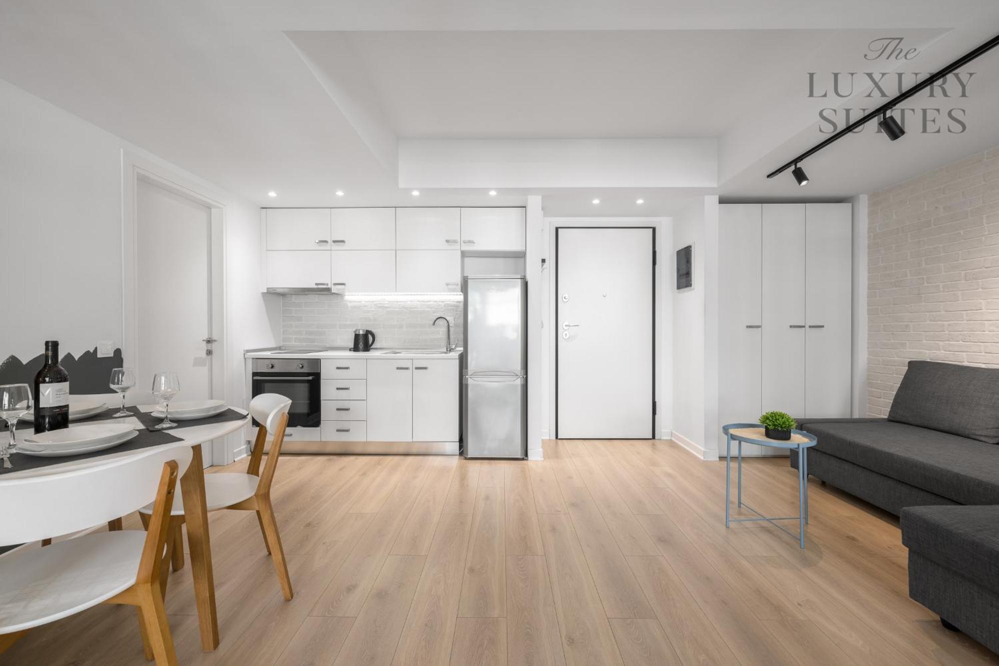 Nyma White Apartments, The Luxury Suites Tesalonika Bagian luar foto