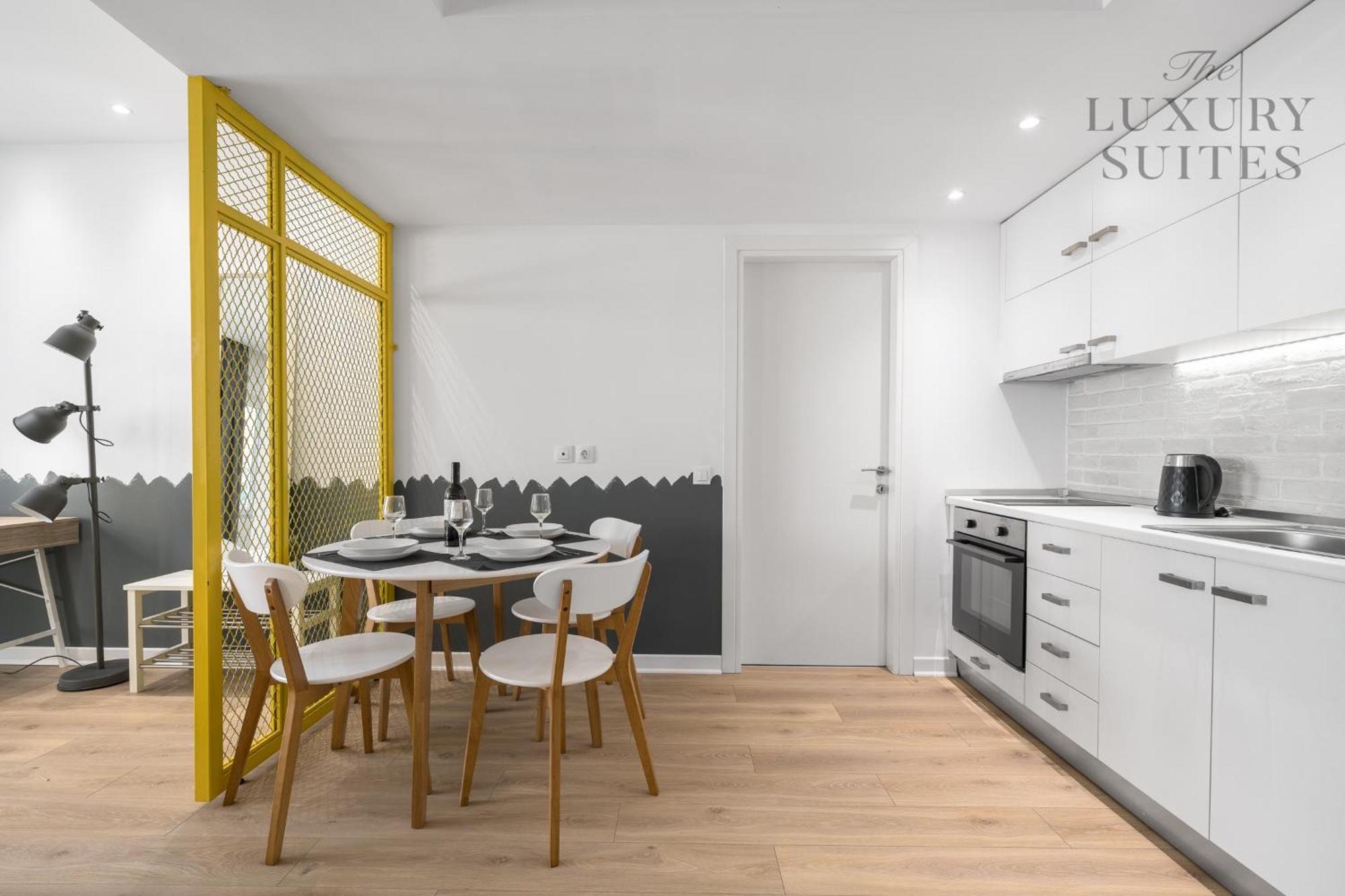 Nyma White Apartments, The Luxury Suites Tesalonika Bagian luar foto